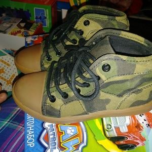 Boys skippys (never worn)